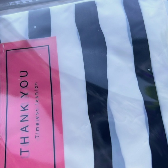 3/25$ 25 pcs Small Thank You Bags Loot Bags Favor Bags 4.80" x 5.7" in. Approx. - Picture 6 of 6